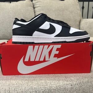 Nike Men's Black and White Sneakers